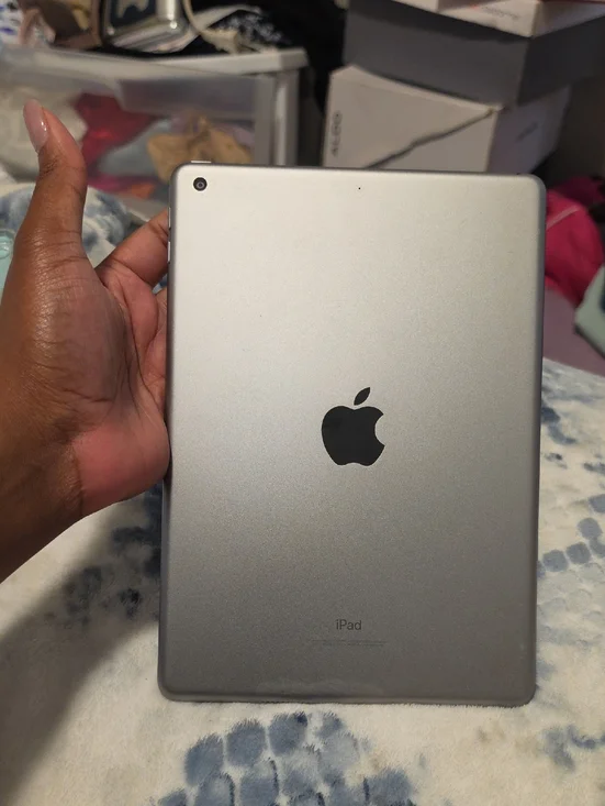 Apple iPad Silver/Gray Back Tablet with Apple Logo