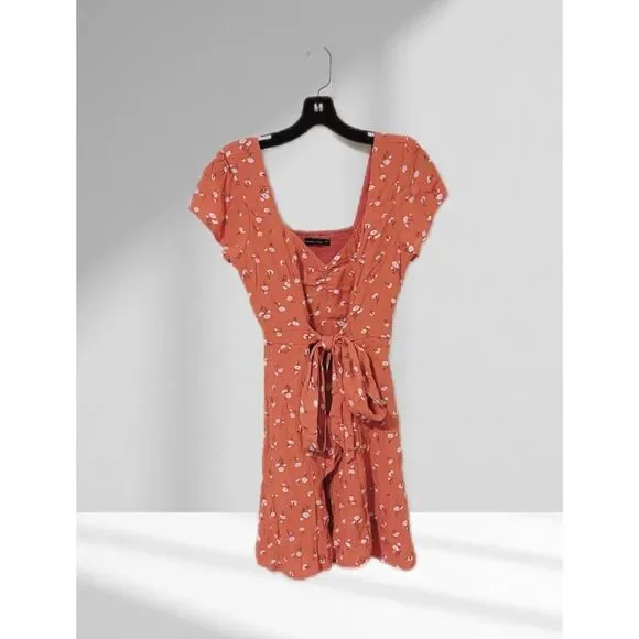 Abercrombie & Fitch peach coral floral mini dress in size Small Petite