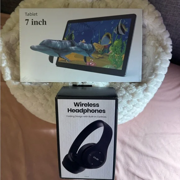Sealed never opened, 7-Inch Tablet with Sealed Wireless Headphones Set 🎧