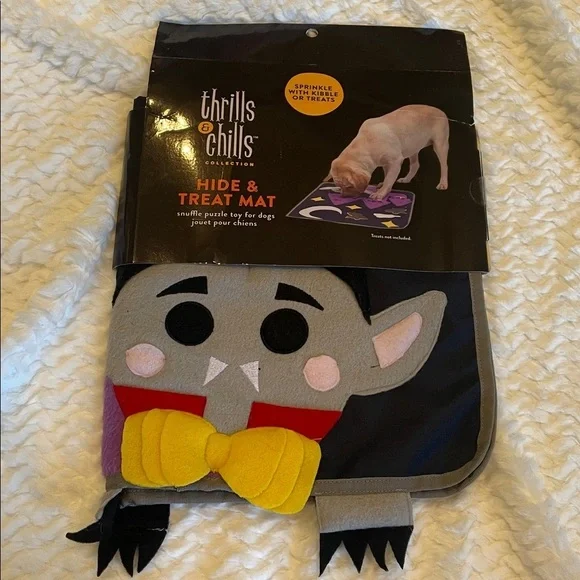 Thrills & Chills Hide & Treat Mat new