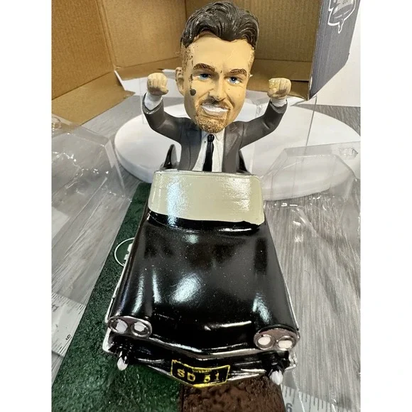 Trevor Hoffman San Diego Padres MLB 2018 SGA Bobblehead NIB #51 Retirement W/tic