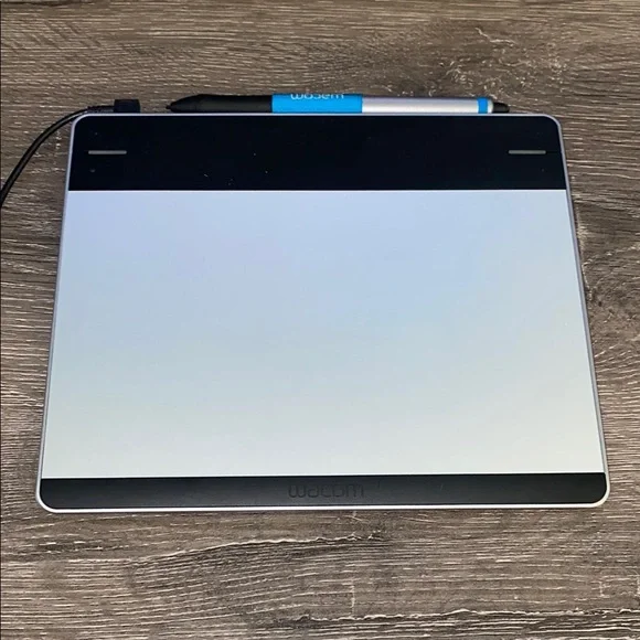 Wacom Intuos pen & touch small pen tablet
