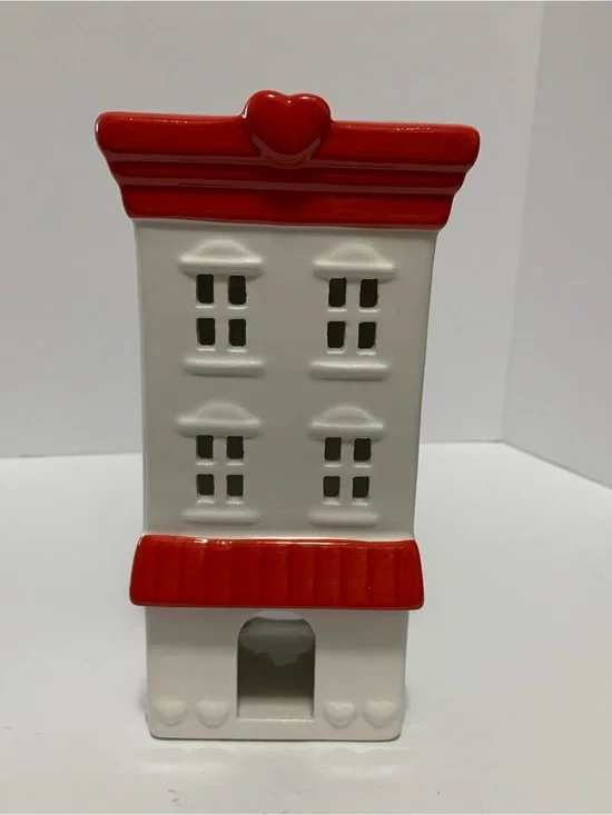 Target Spritz Valentine White and Red Ceramic Decorative House