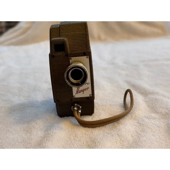 Revere Ranger Eight Model 81 Movie‎ Camera Vintage Film Camera Collectible