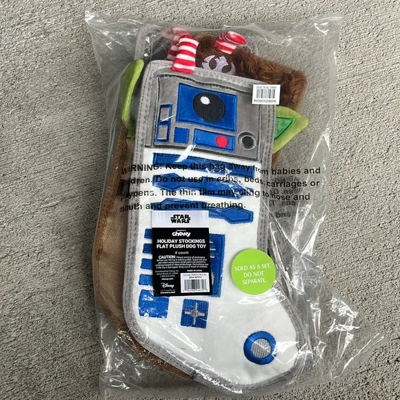Star Wars Holiday DARTH VADER,YODA, CHEWBACCA & R2-D2 Stockings Flat Dog Toy NWT