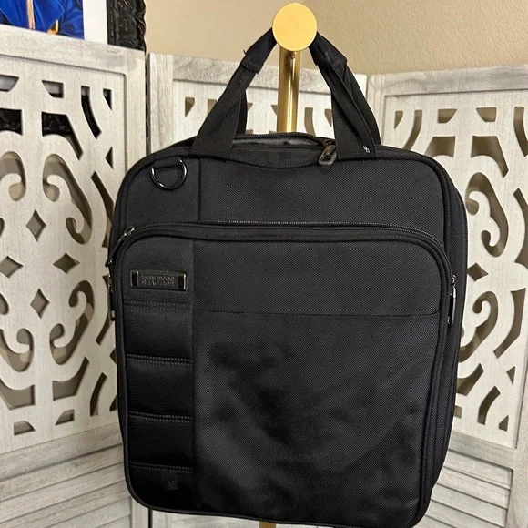Kenneth Cole Black EX ScamLaptop Briefcase