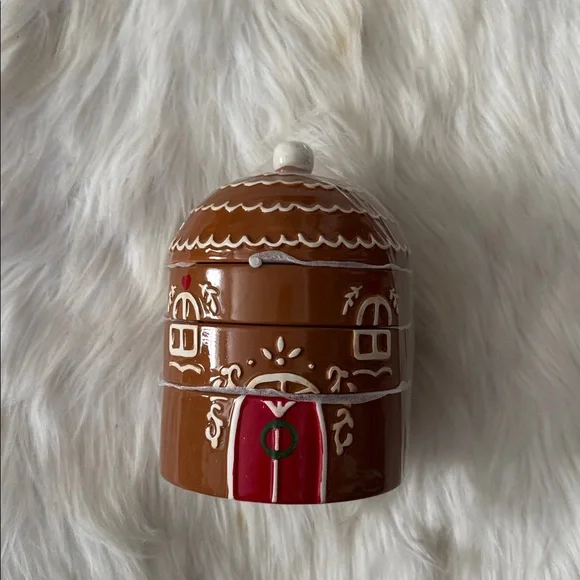 Target Bullseye Playground Christmas SET OF 4 Gingerbread House Measuring Cups