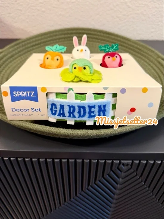 Target Featherly Friends Easter Decorative Garden Set Vegetable Spritz NEW