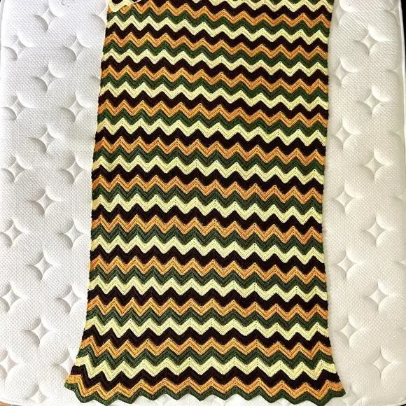 Vintage Crochet Chevron Herringbone Zig Zag Knit Throw Blanket Afghan 84