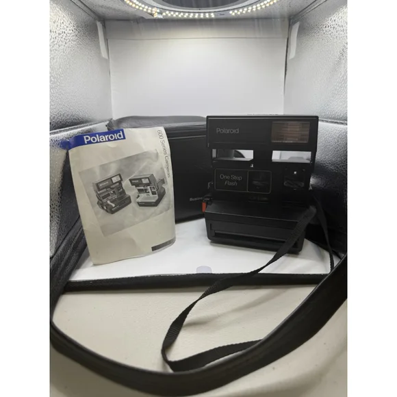 Polaroid 600 Series Camera With Bag And Instruction Manual untested