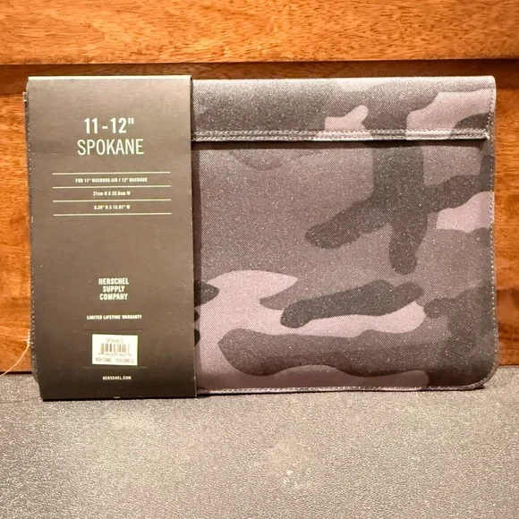 NWT Herschel Supply Laptop Sleeve Spokane 11-12