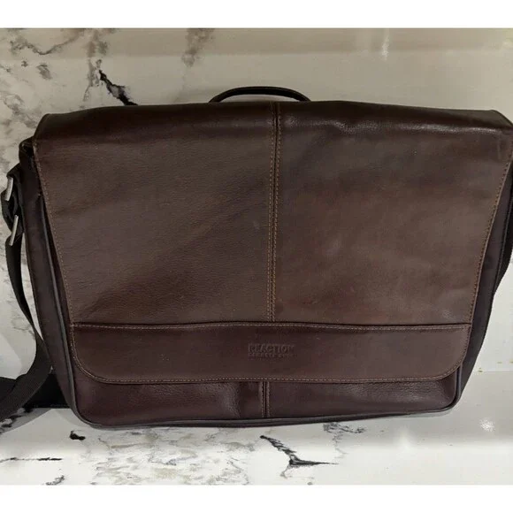 Kenneth Cole Reaction Brown Leather Large Messenger Bag Office School Business
