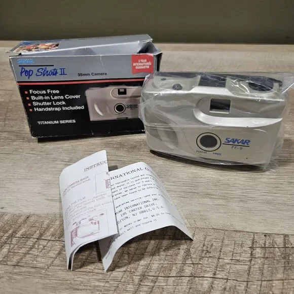 35mm Camera Brand New Vintage Sakar Pop Shots 2 Titanium Series FF-9