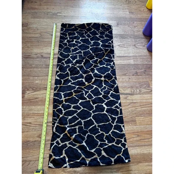 Target Body Pillow Cover 18x45 Black Gold Giraffe Print Home Decor‎