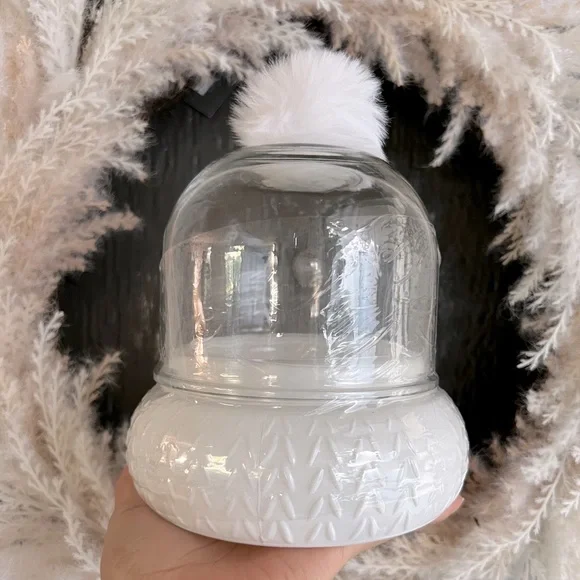 ✨NEW❄️Target Bullseye Playground Pom Pom Hat Winter Holiday Container🎄