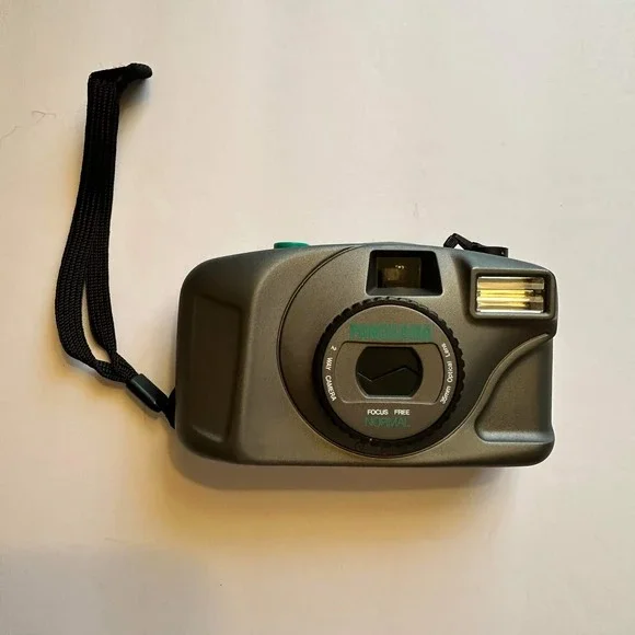 Vintage‎ Avon 1997 Panorama 35mm Film Camera Focus Free Flash Gray 2043111