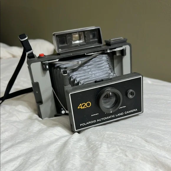 Vintage Polaroid 420 Land Camera