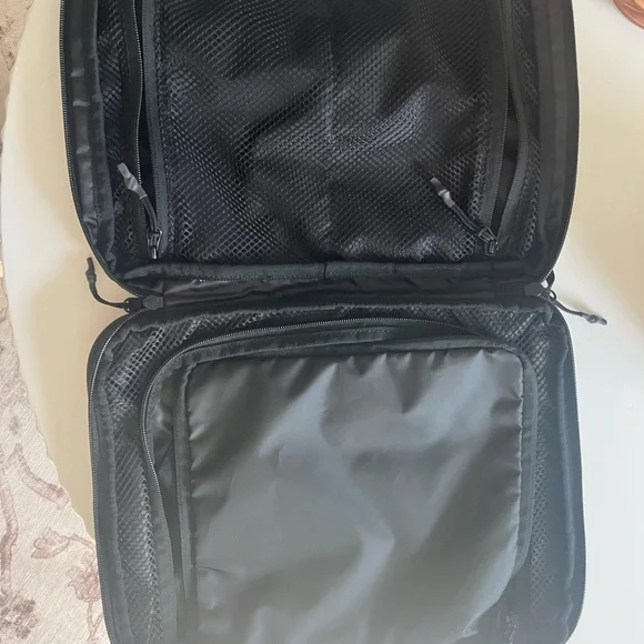 Tropicfeel nest backpack with two packing cubes 10l.