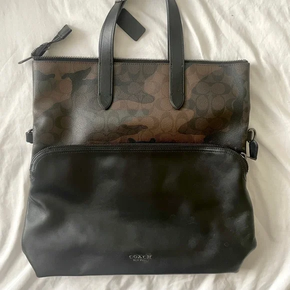 【Coach 】Graham Foldover Tote in Signature Canvas with Camo Print