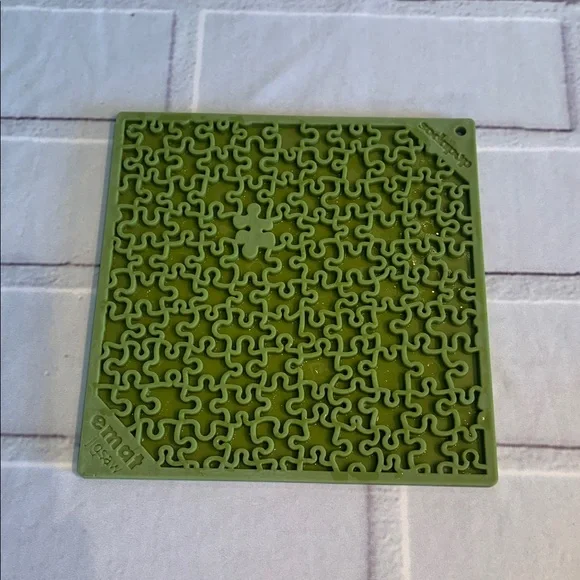 Sodapup Green Silicone Pet Puzzle Enrichment Mat