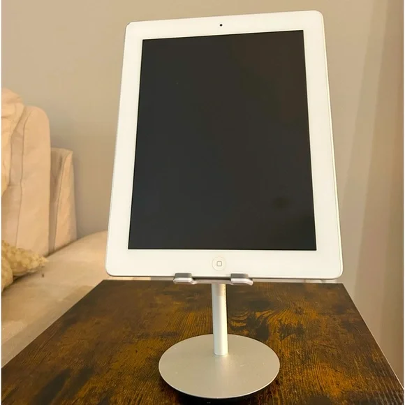 iPad 4th Gen (WiFi) - MD515LL/A
