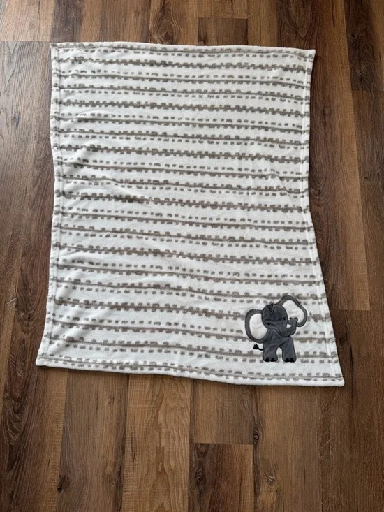 Lambs & Ivy Jungle Safari White/Tan Plush Minky Elephant Nursery Baby Blanket