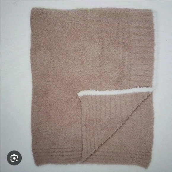 BAREFOOT DREAMS COZYCHIC Cozy Brown Blanket with White Trim 46”62”