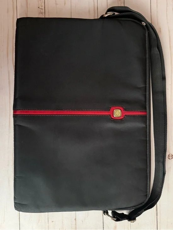 Wenger Swissgear MAYA 16 Inch Laptop Padded Sleeve Bag Removable Strap