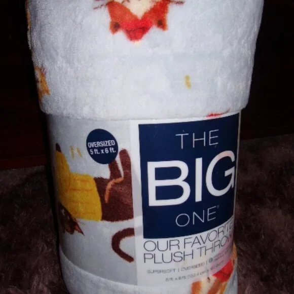 The Big One Multicolor playful Cats Throw Blanket 5ft x 6 ft New