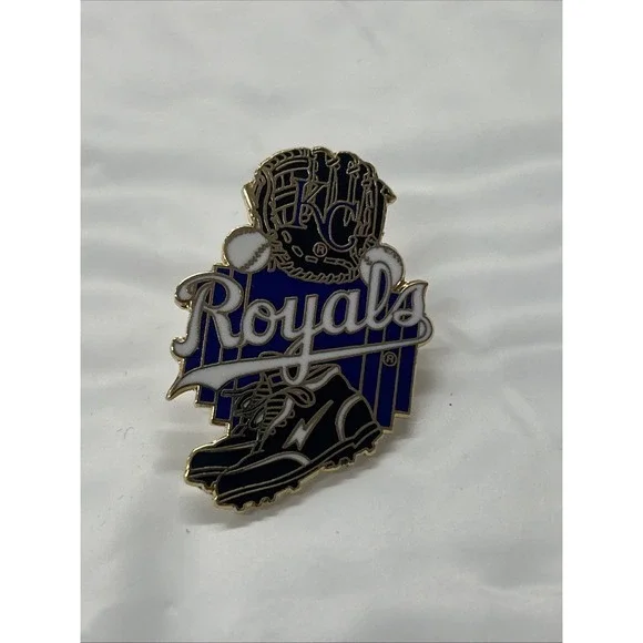 Kansas‎ City Royals Pin Hat Lapel Jacket Sports Souvenir Glove Vintage 1996 KC