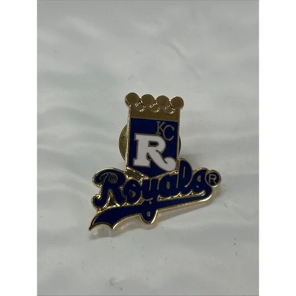 Kansas City Royals Pin Hat Lapel Sports Souvenir‎ Logo VTG 1996 KC Royals Crown