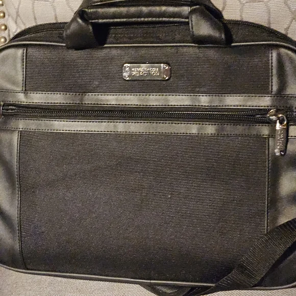 Kenneth Cole Reaction Laptop Messenger Bag-Style #537680