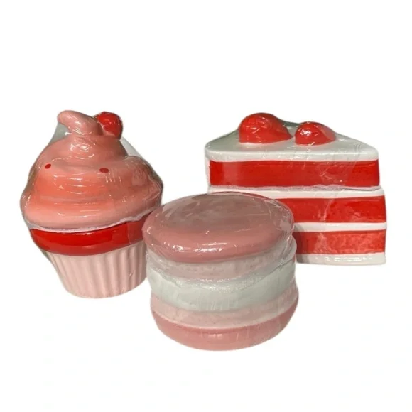 Target Bullseye Valentine’s Trinket Boxes Cake Cupcake Macaroon
