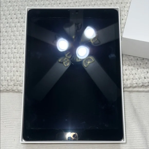 Apple Black Tablet