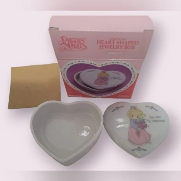 Vintage 1995 Precious Moments Jewelry Box Heart Shaped White Pink (NEW)