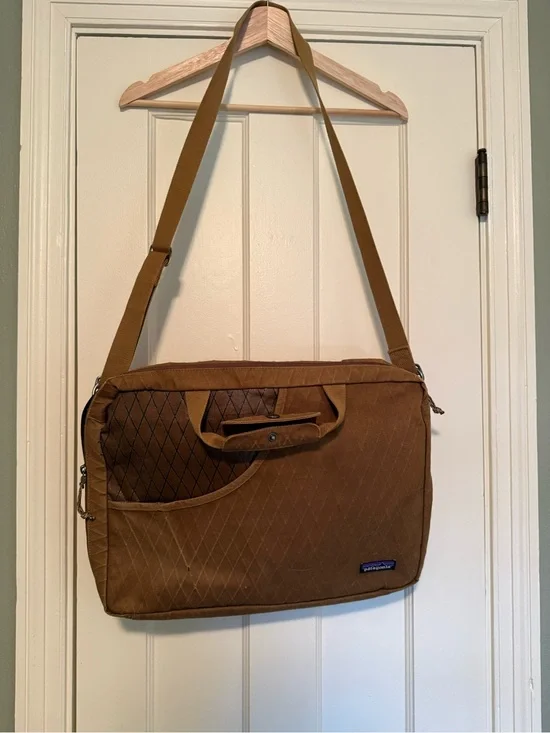 RARE Patagonia Men's Brown Quilted Messenger Bag