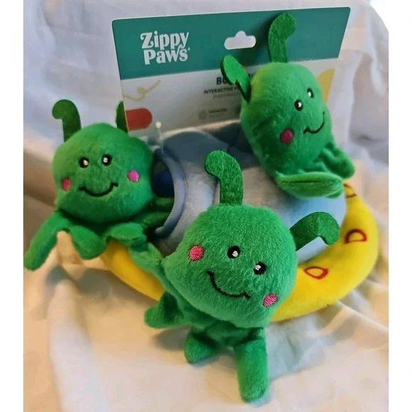 Spaceship Burrow Dog Toy With‎ 3 Removable Squeaky Green Aliens