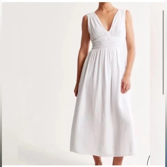 Abercrombie & Fitch - Elegant White Maxi Dress