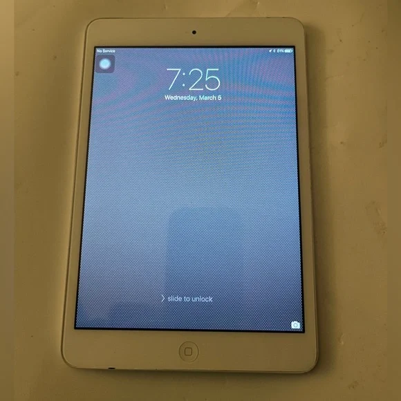 Apple IPad Air Mini White Tablet