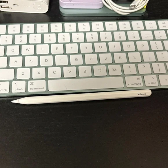 Apple Pencil in White