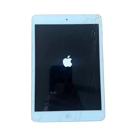 Apple iPad Mini 1st Gen (A1432) 16GB Wi-Fi Tablet Silver Cracked Screen