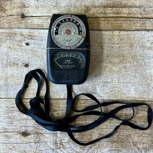 Vintage‎ General Electric GE Exposure Meter Type DW-68 Light Meter with Box