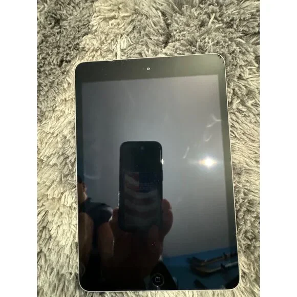 Apple iPad mini wifi 16 gig a1489 Gray +Not working+