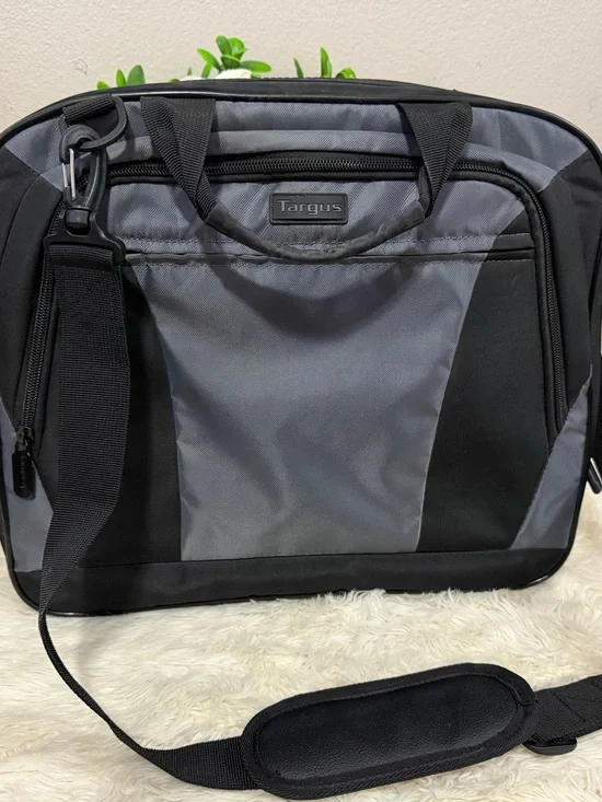 Targus Black and Gray Laptop Briefcase with Shoulder Strap