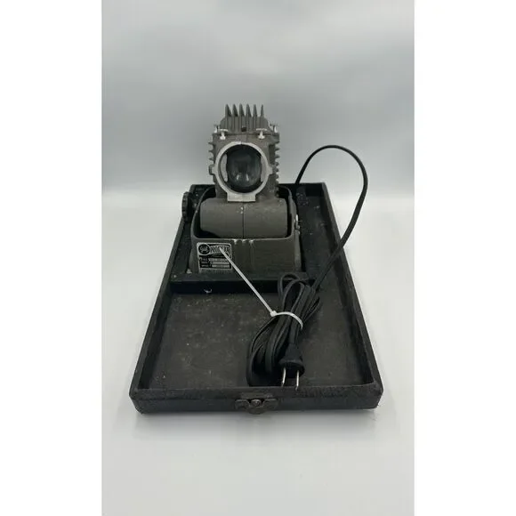 Gold E‎ brand Model 300P Slide Projector With Case. TESTED/WORKING
