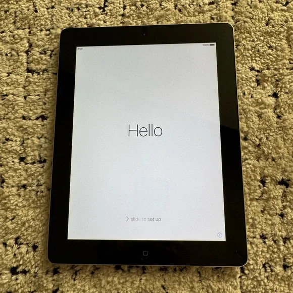 Apple iPad 16GB in Elegant Silver