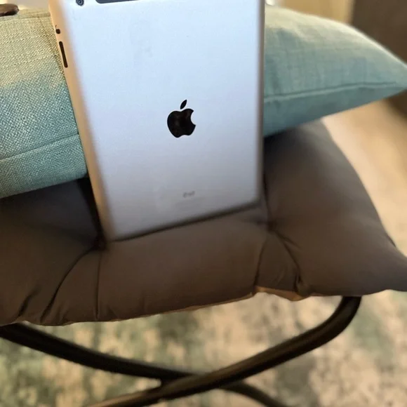 Apple Tablet - Sleek Silver Finish