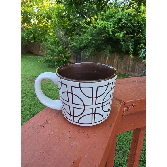 Target Home mug‎ Stonelite Contempo Trellis 14 oz. cream brown
