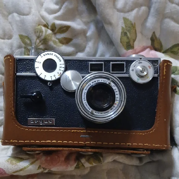 Argus Vintage Camera Black and Silver (Perfect Condition)
