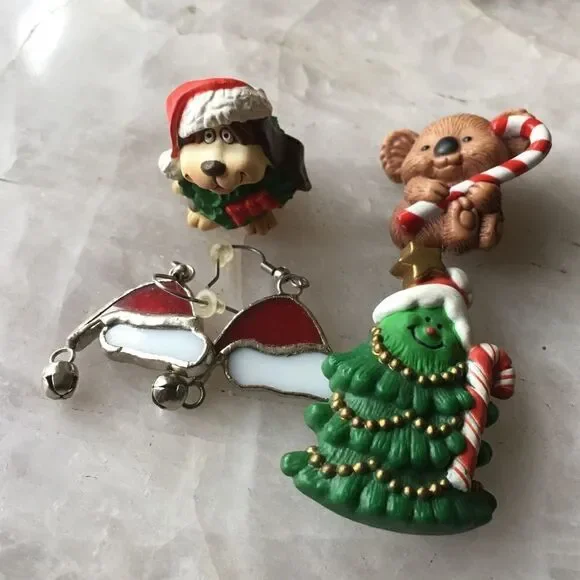 CUTE CHRISTMAS Earrings, 2 Pins & a Puppy!